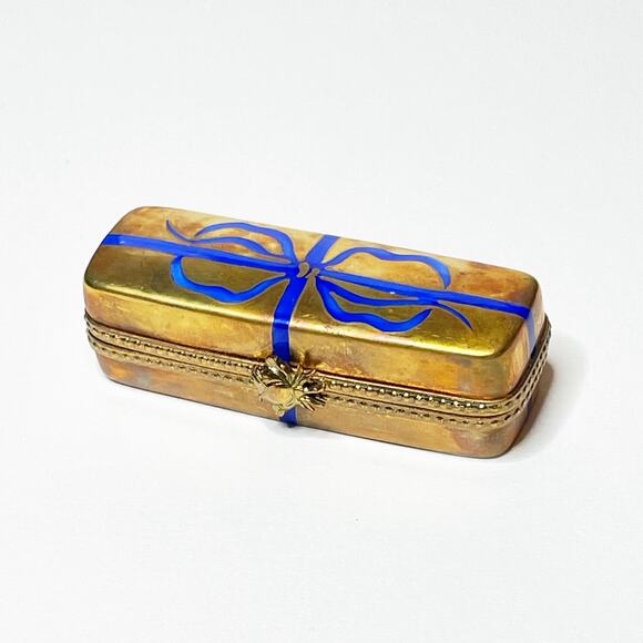 Limoges Other - Limoges Box Rose Bouquet Hand Painted 24K Gold Porcelain Trinket